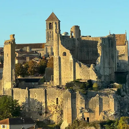 Le Calme Au Coeur De * Chauvigny